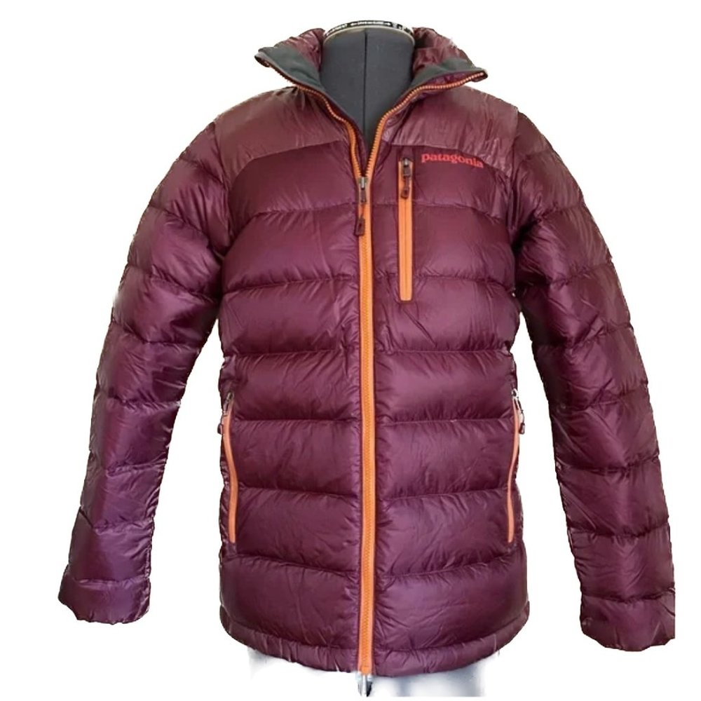 Patagonia Fitz Roy Down Jacket Womens XSmall Dark Currant w/ Stuff Sack